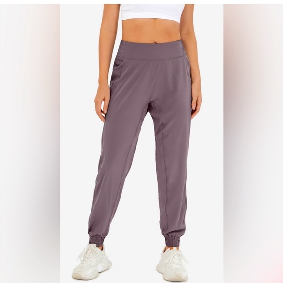 HALARA Pants - NWT Halara High Waisted Elastic waistband Plain Casual Joggers, Size XS (2-4)